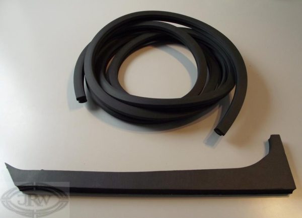 P5 saloon rear RH Door seal