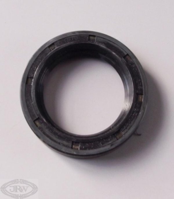 Rear brg oil seal P4 P5