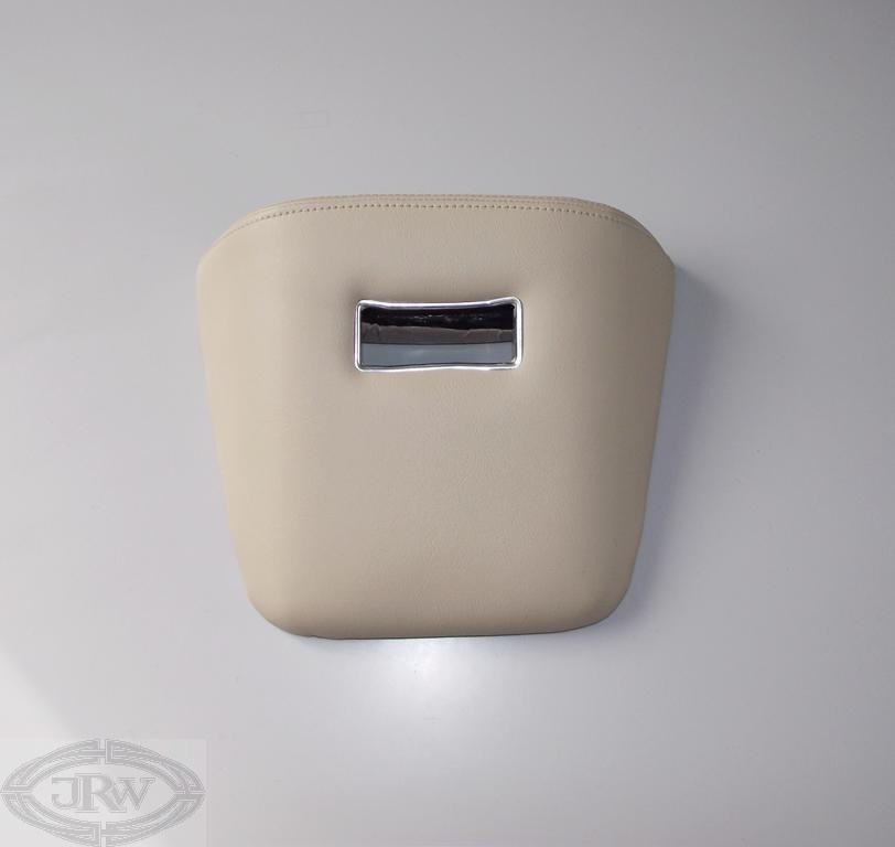 P5 fr door armrest 2