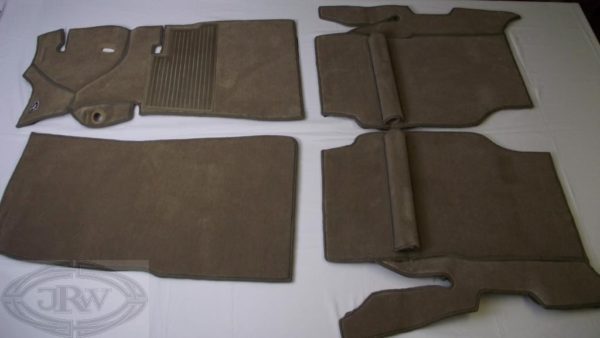 P5B Coupe wool fawn carpet RHD - 2