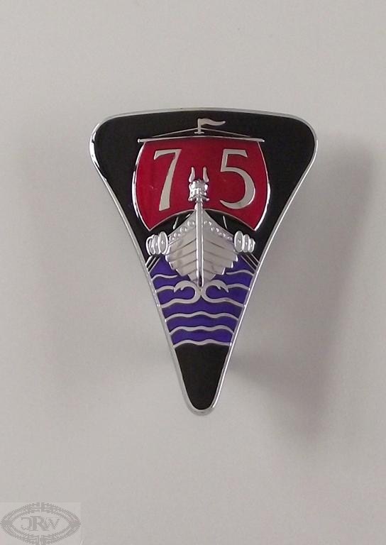 P4 75 grille badge