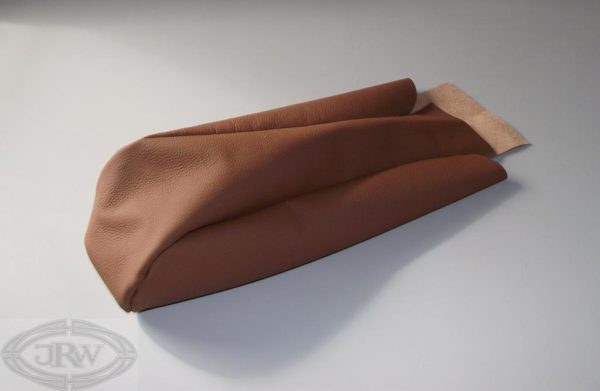 P5 front armrest glove tan