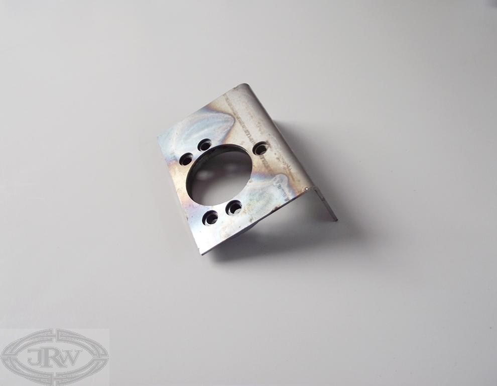 P4 outrigger bracket