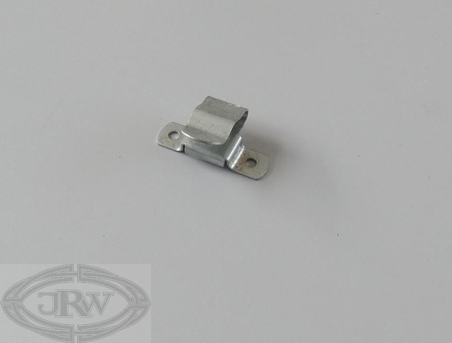 P6 bonnet stay clip 368830