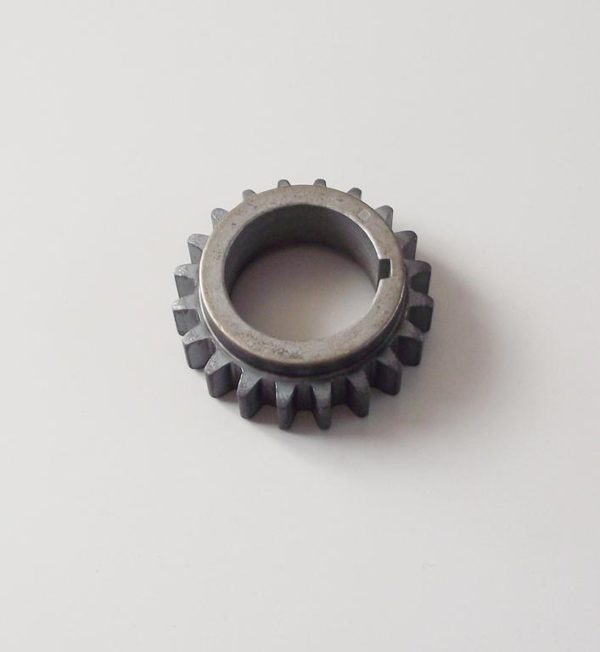 Timing chain wheel for crankshaft: V8